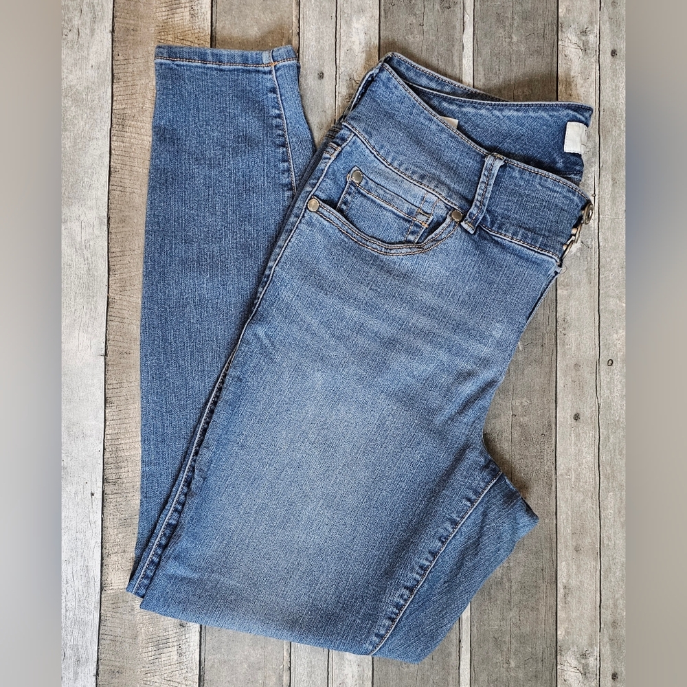 Torrid Jegging Size 14 Regular, Mid-Rise, Soft and Stretchy